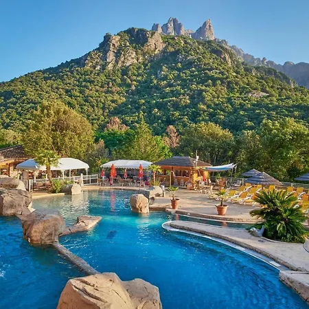 캠프장 Les Oliviers 4*