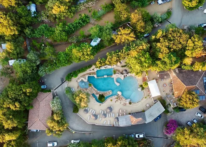 Camping Les Oliviers 4*