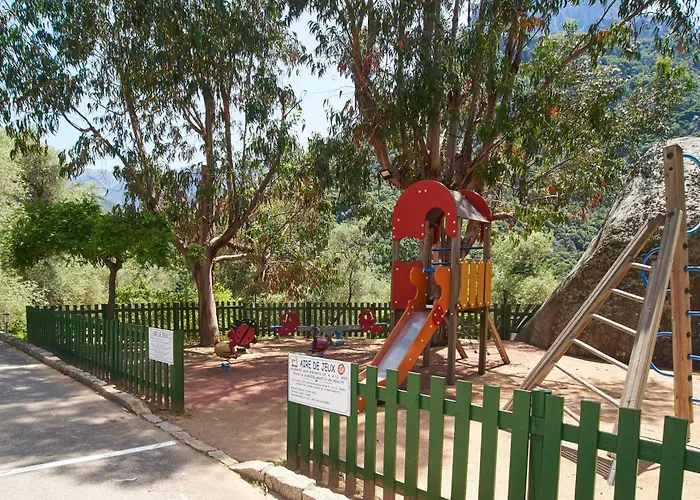 Camping Les Oliviers 4*